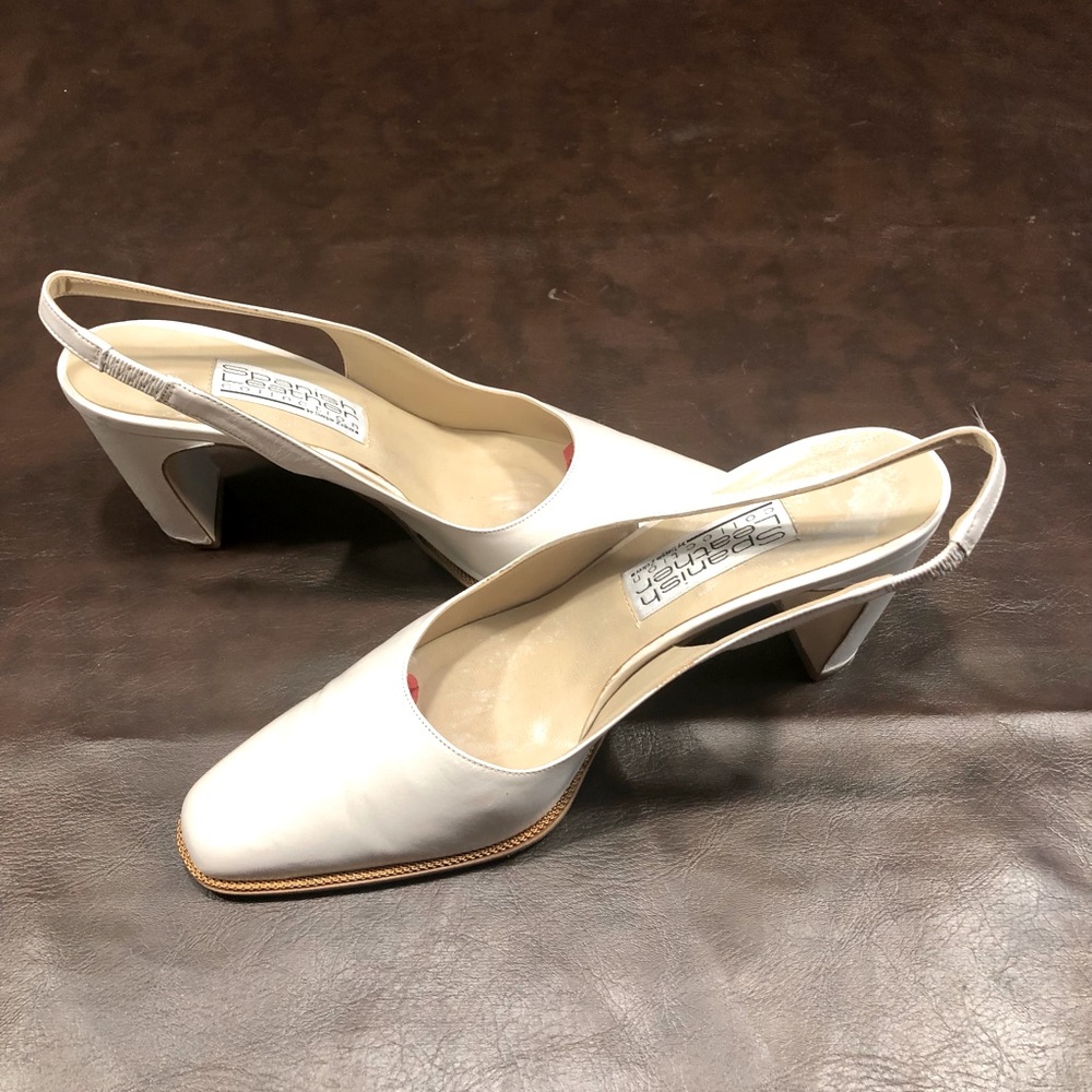 Lovely cream color sling back pumps